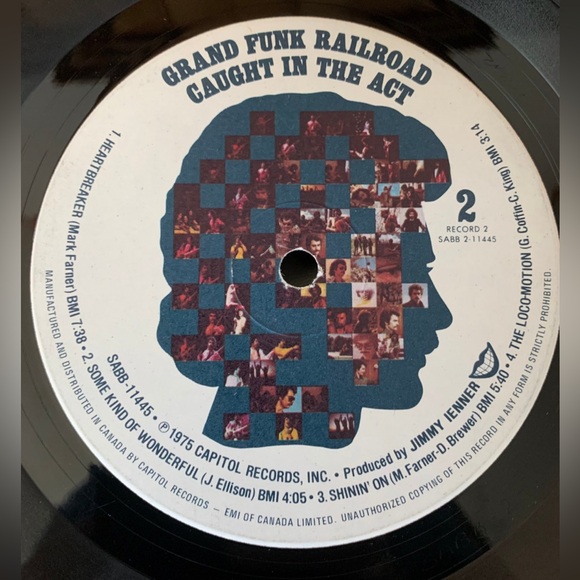 Grand Funk Railroad Record Album. Caught in the Act. 2 x LPs gatefold. Hard Rock - Picture 4 of 7
